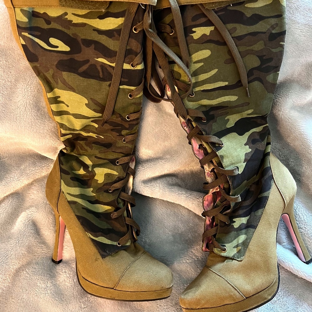 Army Knee-High Lace Up Stiletto Boots